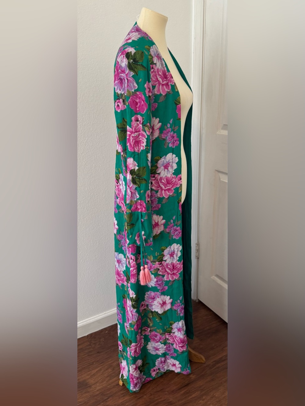 Lovers and Friends Ellis Robe Kelly Green Floral Cover Up Vacation Resort NWT XS - Picture 3 of 13